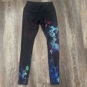 Black Floral Performance Leggings Calia